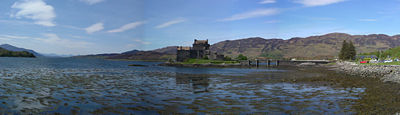 Panorama Eilean Donan Castle badstitch 2005-05-14.jpg