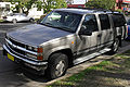 1999 Holden Suburban K8 1500 LS (Front side view).jpg